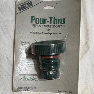 Stanley Dark Green Pour-Thru Stopper
